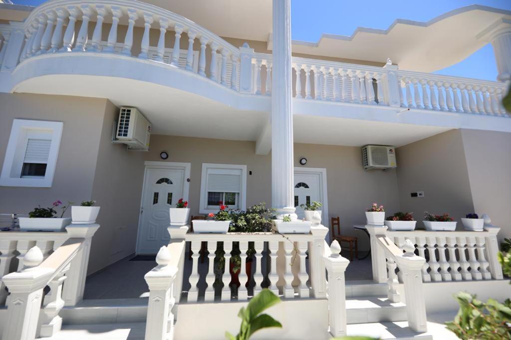 Guest House Narta Влёра Экстерьер фото