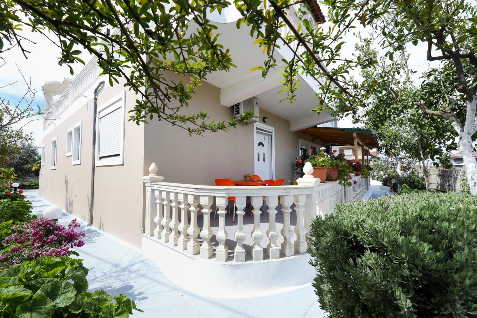 Guest House Narta Влёра Экстерьер фото